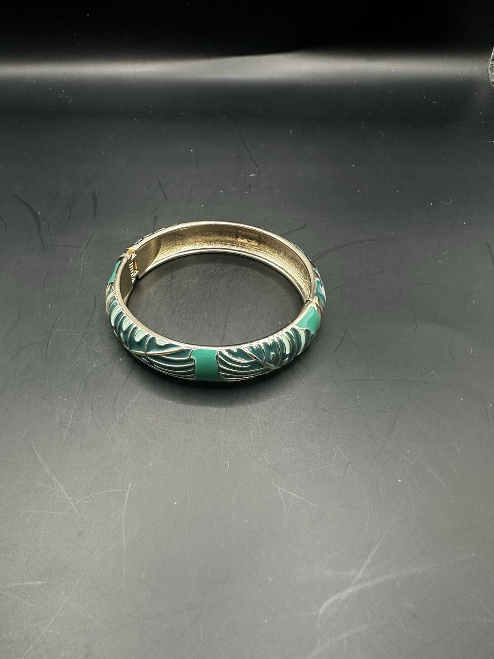 Sequin Nordstrom Green Gold Tone Statement Enamel Bangle Claw Bracelet NWOT #81